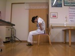 背中反らし体操1-1.jpg